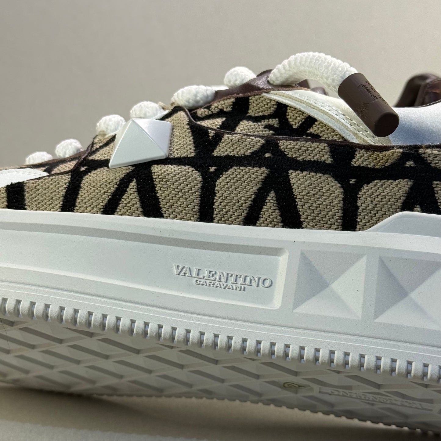 Valentino Garvani Stud XL "Leather"