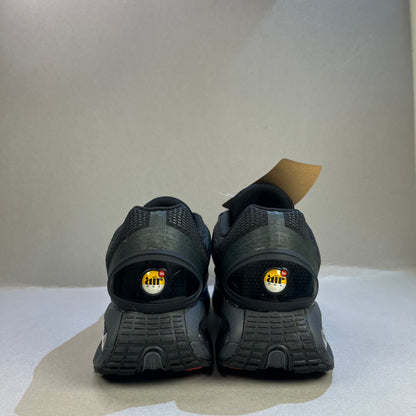 Nike Air Max DN “Triple Black”