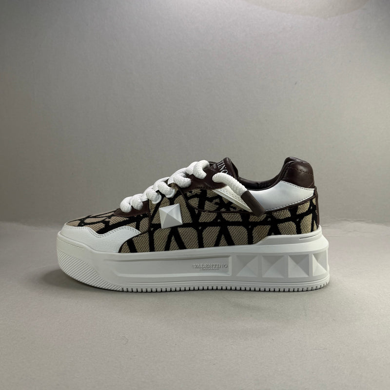 Valentino Garvani Stud XL "Leather"