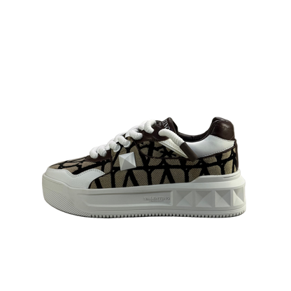 Valentino Garvani Stud XL "Leather"