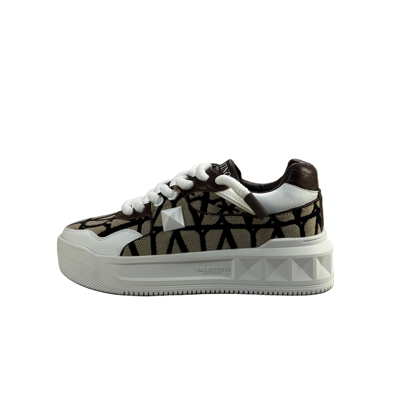 Valentino Garvani Stud XL "Leather"