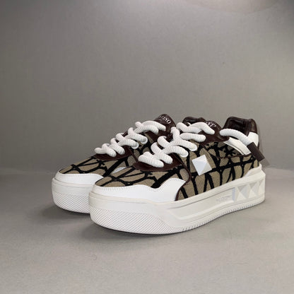 Valentino Garvani Stud XL "Leather"