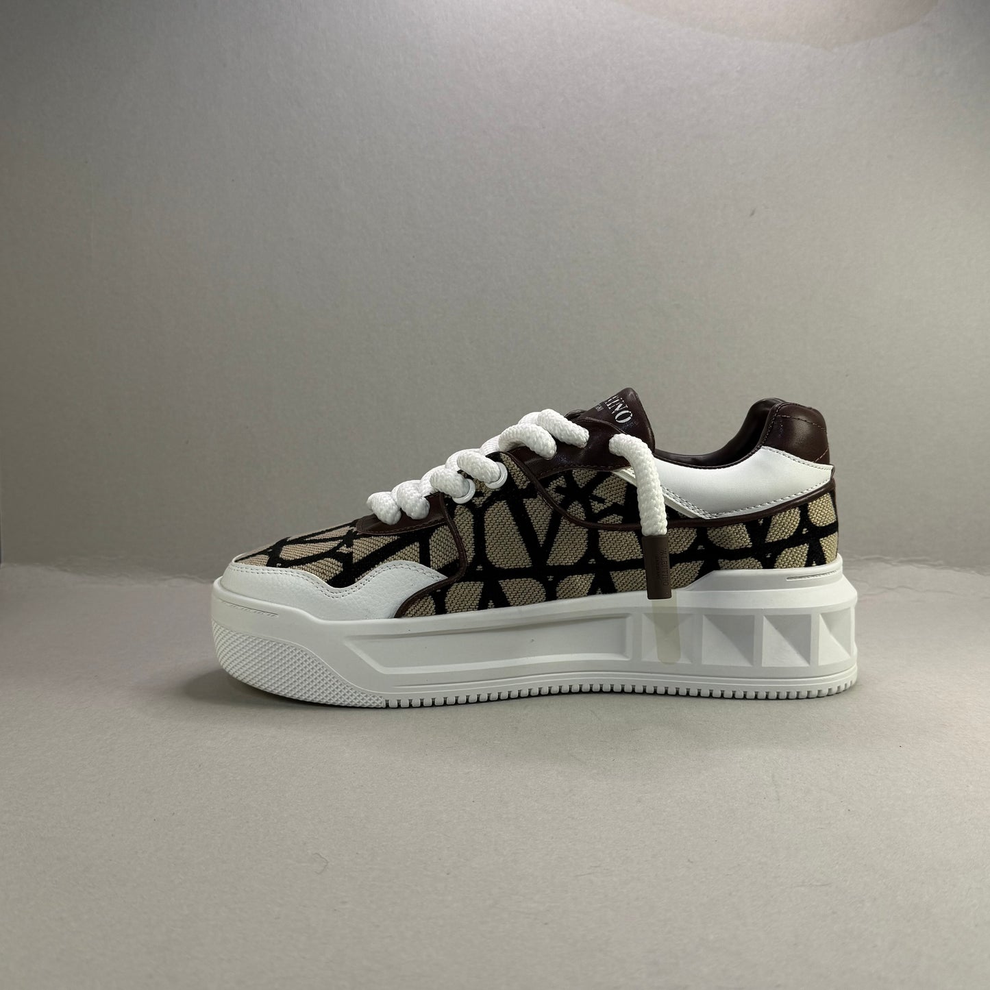 Valentino Garvani Stud XL "Leather"