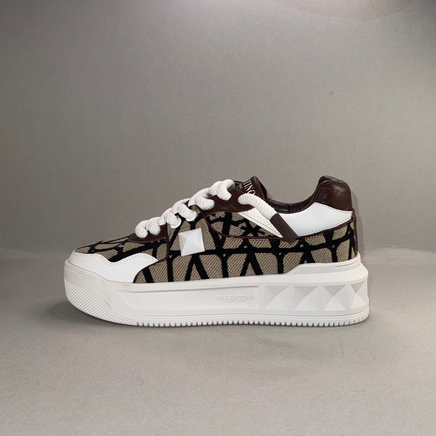 Valentino Garvani Stud XL "Leather"