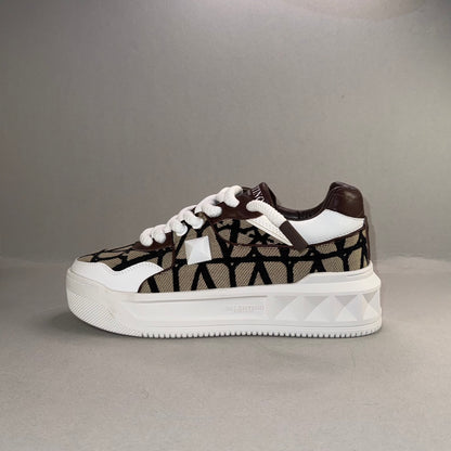 Valentino Garvani Stud XL "Leather"