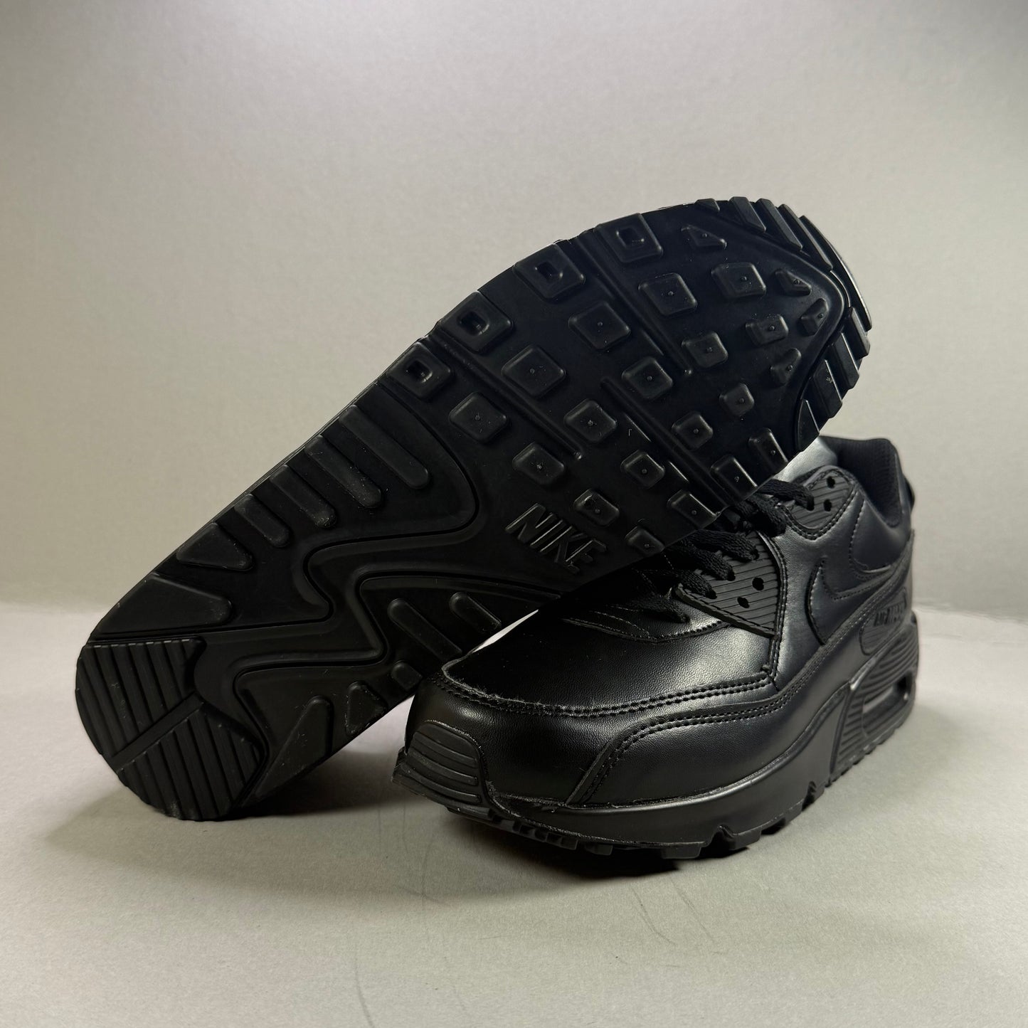 Nike Air Max 90 "Triple Black Leather"