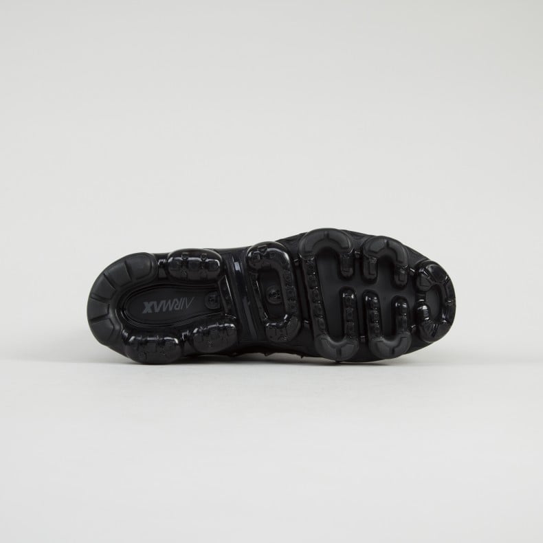 Nike Vapormax Plus “Triple Black”