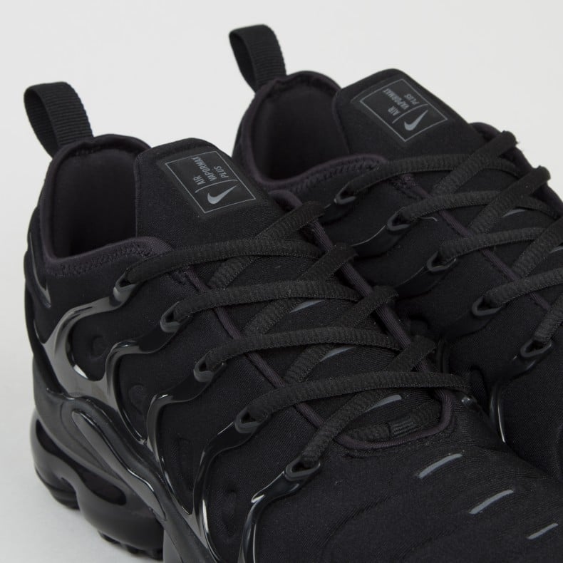 Nike Vapormax Plus “Triple Black”
